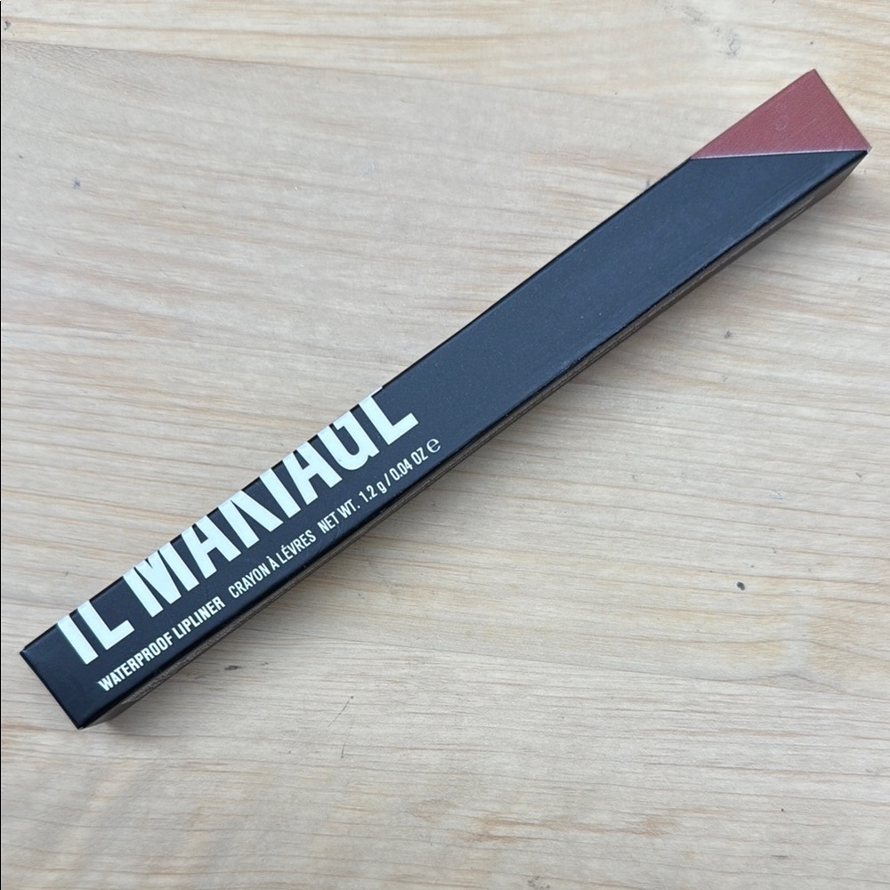 Brand new in box IL MAKIAGE Lip Liner in color antique 501